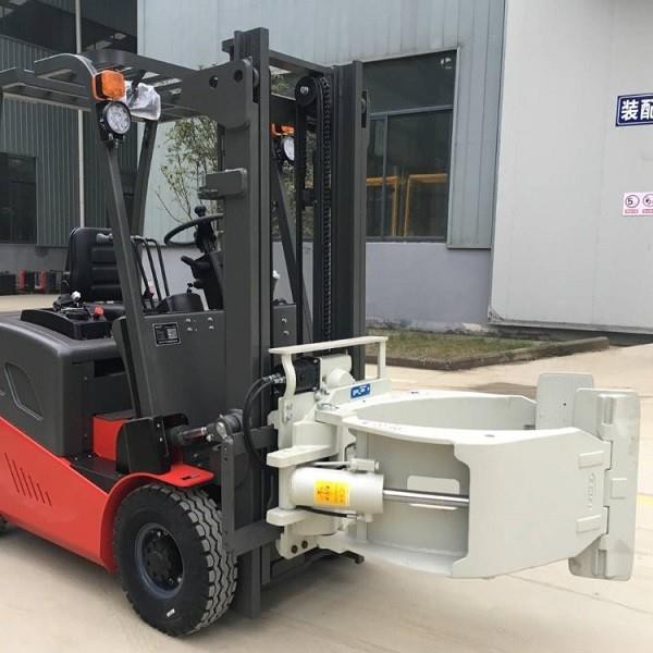 ELECTRIC FORKLIFT WITH CLAMP