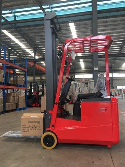 Electric Three-pivot Counterbalanced Forklift TKA15 1500kg Battery Powered Lifter With Forklift Battery
